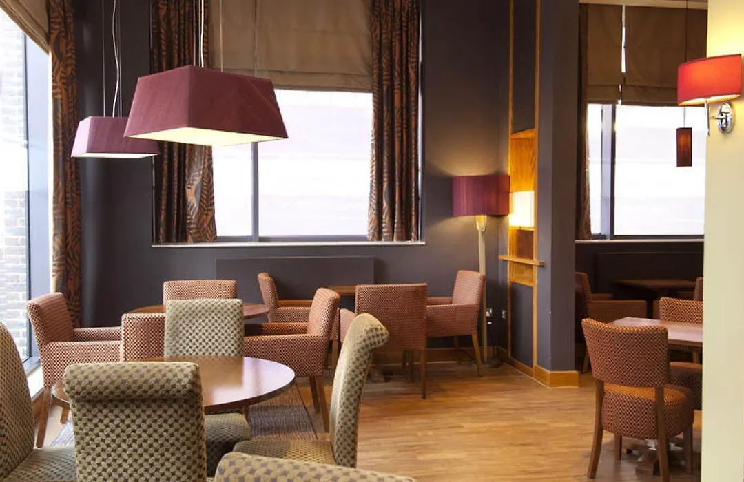 Premier Inn London City - Old Street-1